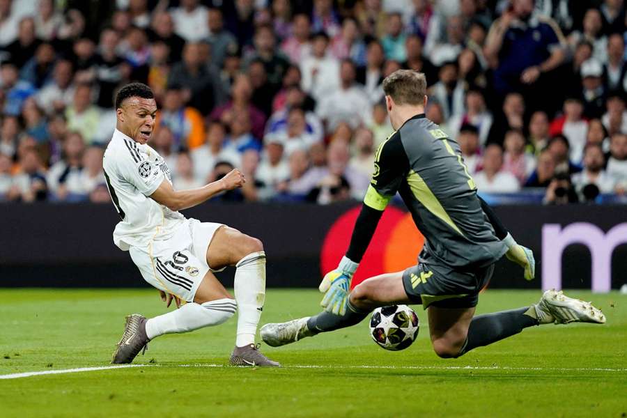 Występ Neuera w Madrycie rozbudził dyskusję o powrocie do kadry na mundial Występ Neuera w Madrycie rozbudził dyskusję o powrocie do kadry na mundial