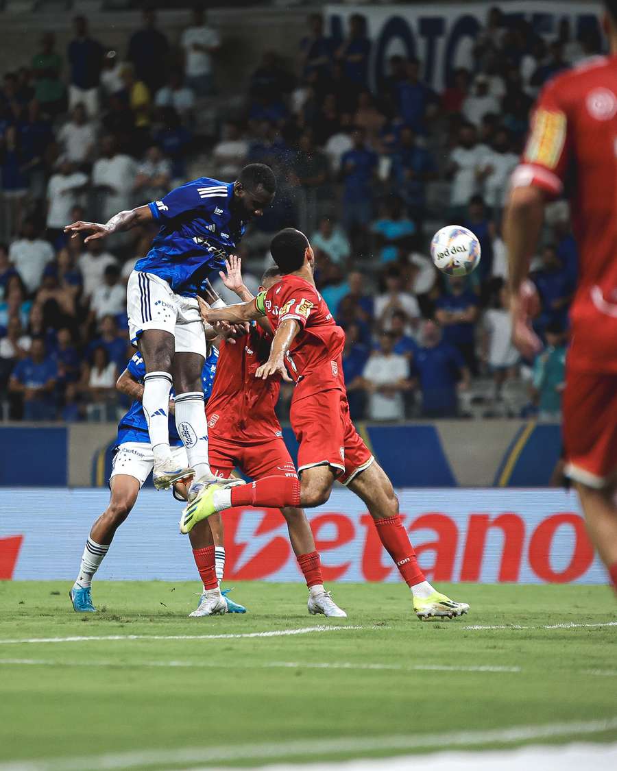 Bolasie garantiu a vitória do Cruzeiro sobre o Tombense