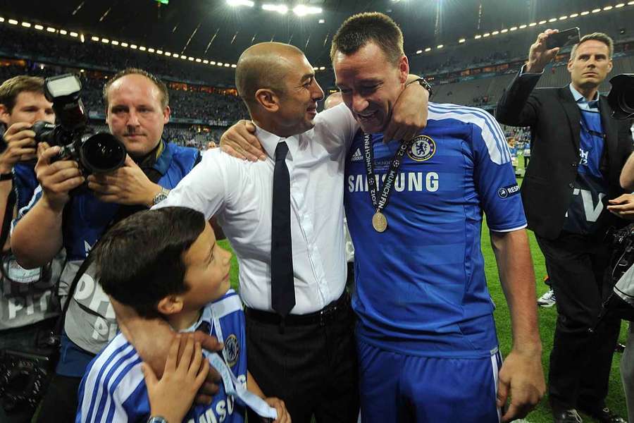 Trenér Roberto Di Matteo s Chelsea vyhrál Ligu mistrů. Trenér Roberto Di Matteo s Chelsea vyhrál Ligu mistrů.