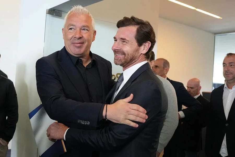 Jorge Costa, diretor do futebol profissional do FC Porto, com André Villas-Boas