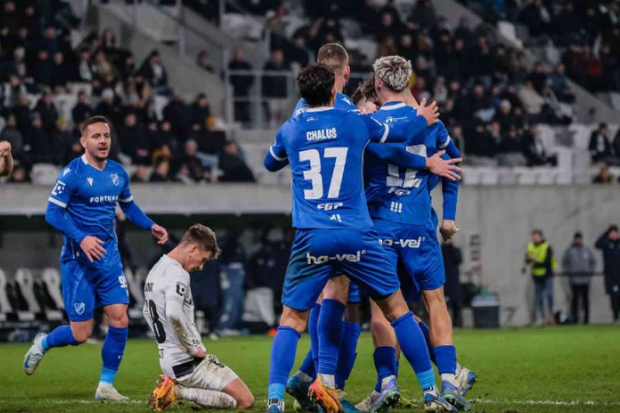 Radost fotbalistů Baníku Ostrava v Hradci Králové.