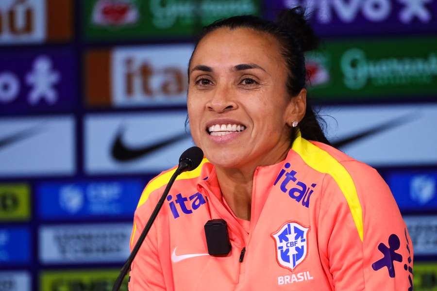 La brasileña Marta comparece en rueda de prensa.