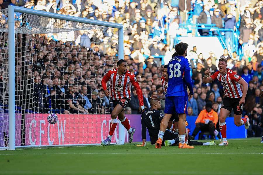 Sunderland deu a volta diante do Chelsea em Stamford Bridge Sunderland deu a volta diante do Chelsea em Stamford Bridge