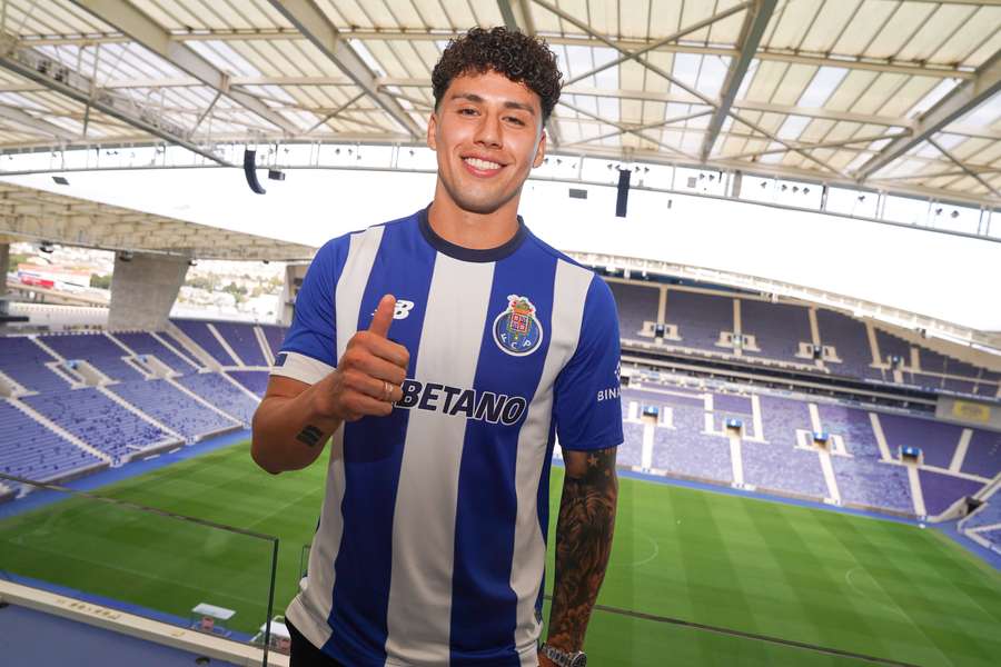 Jorge Sánchez apresentado no Estádio do Dragão