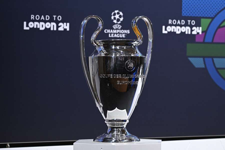 UEFA sorteia duelos das oitavas de final da Champions; veja confrontos