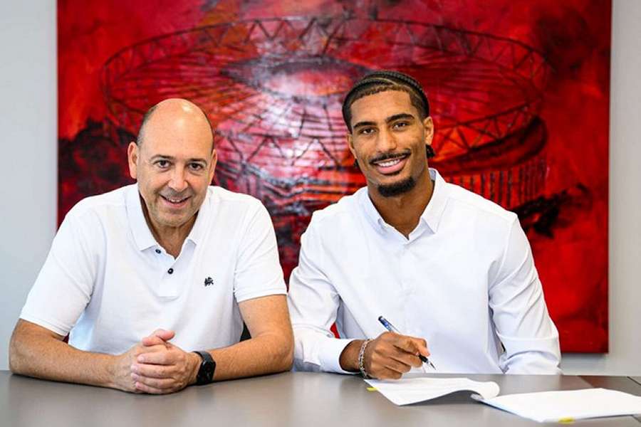 DONE DEAL: Bayer Leverkusen sign Sevilla defender Bade