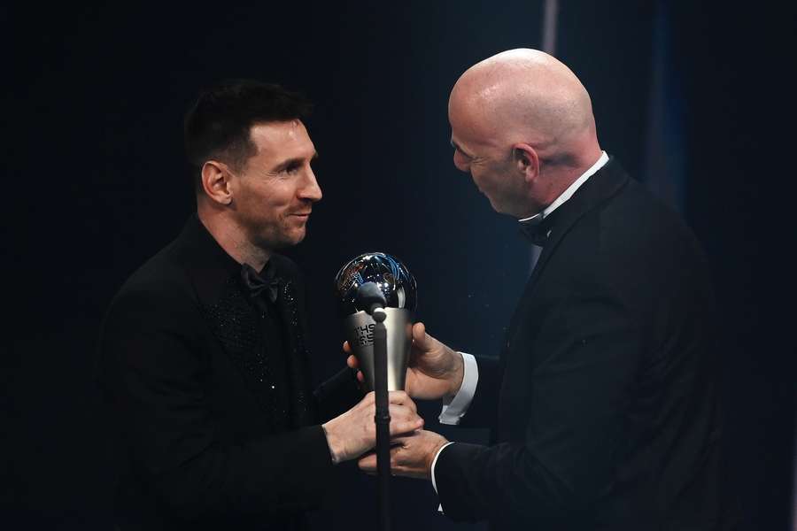 Lionel Messi kåret som verdens bedste ved FIFA prisuddeling