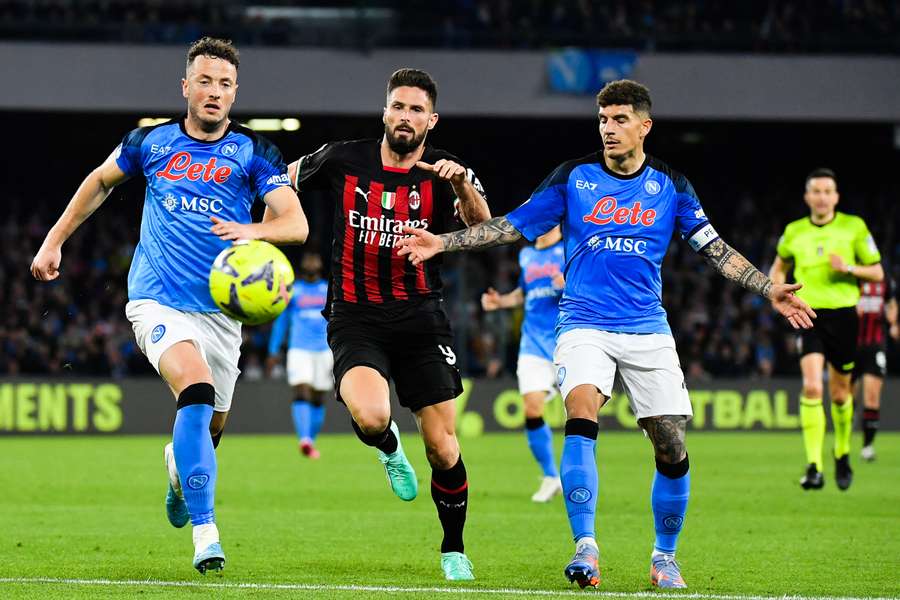 Napoli uden Serie A's topscorer ydmyget på eget græs af sublime AC Milan