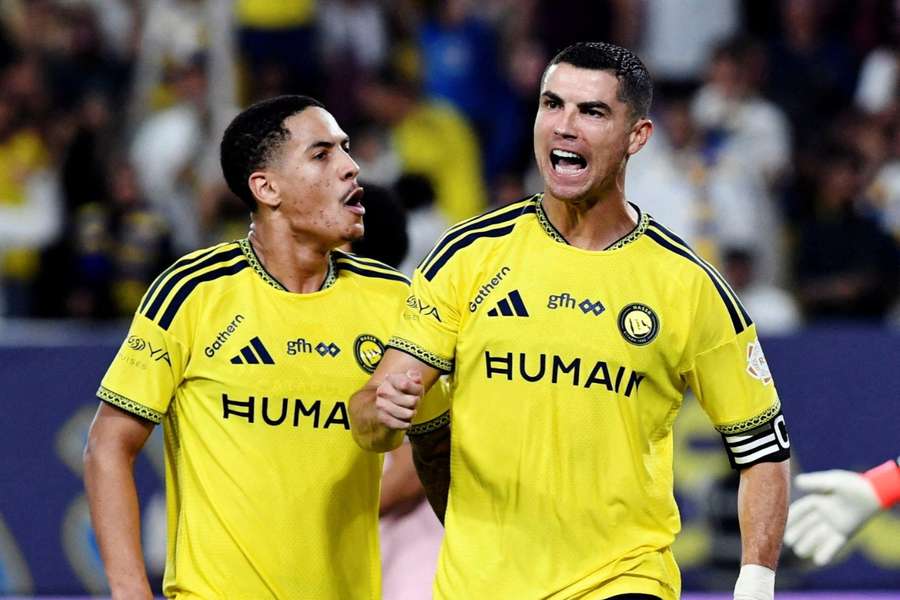 Ângelo e Cristiano Ronaldo celebram terceiro gol do Al-Nassr