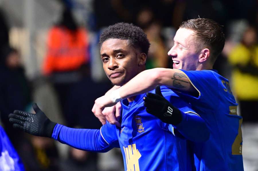 Demarai Gray celebrates after scoring
