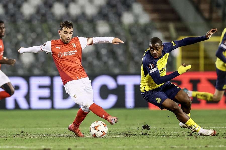 Ricardo Horta perante Noah Sadiki