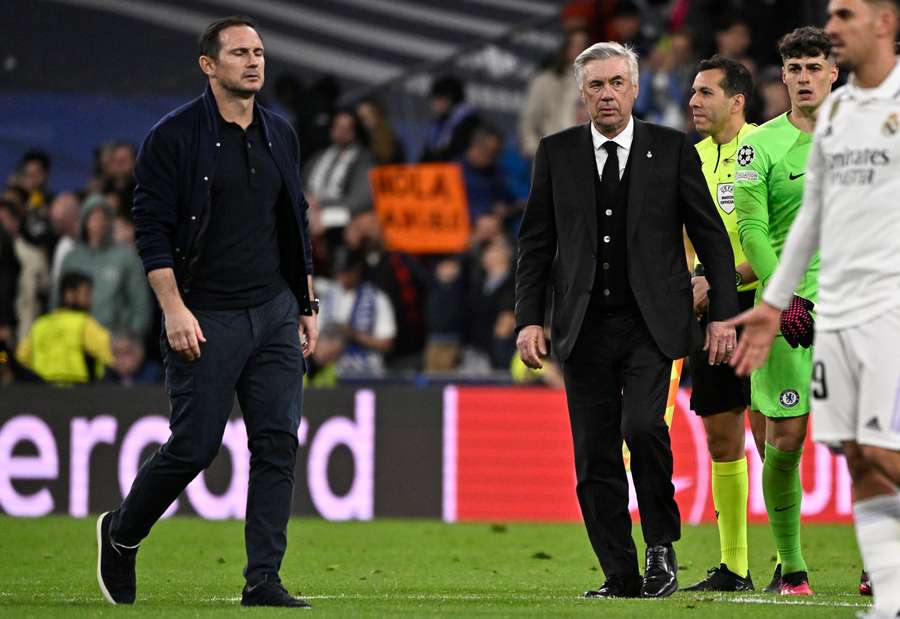 Chelsea coach Frank Lampard (L) and Real Madrid coach Carlo Ancelotti (R)