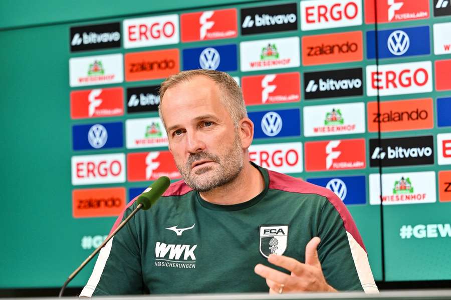 Manuel Baum hat spezielle Taktiken für das Spiel gegen Cottbus.