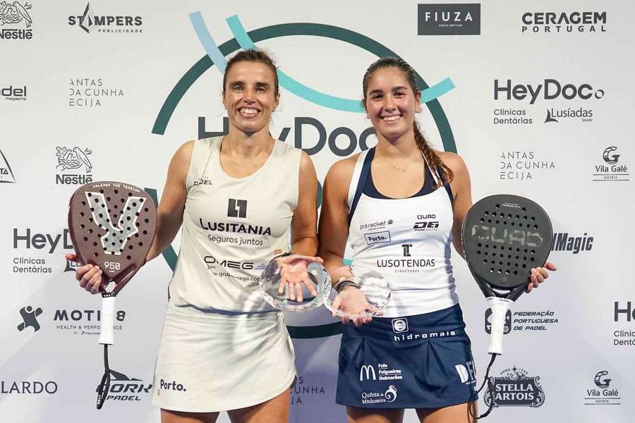 Dupla festeja novo título Dupla festeja novo título