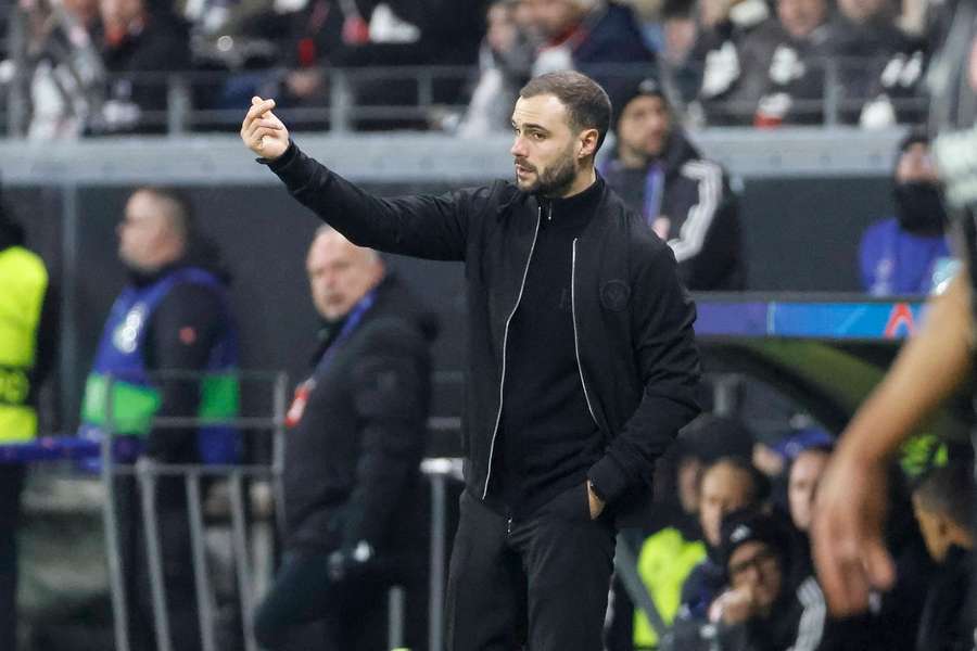 Warten auf Riera: Frankfurt auch am Samstag noch unter Schmitt Warten auf Riera: Frankfurt auch am Samstag noch unter Schmitt