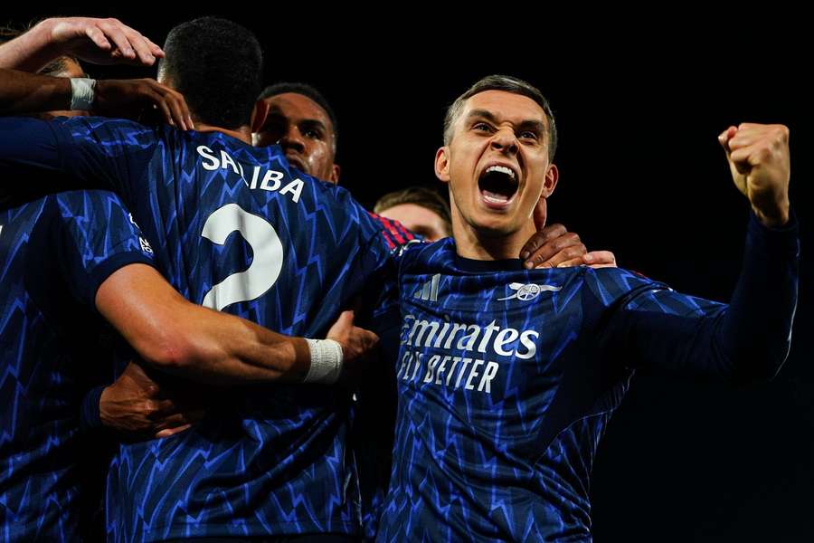 Leandro Trossard of Arsenal celebrates