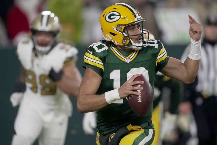 Jordan Live überzeugte in der Nacht zu Weihnachten mit einem Touchdown-Pass sowie weiteren Würfen zu insgesamt 182 Yards Jordan Live überzeugte in der Nacht zu Weihnachten mit einem Touchdown-Pass sowie weiteren Würfen zu insgesamt 182 Yards