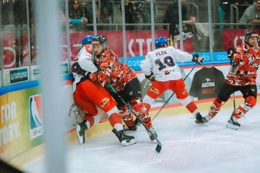 Österreich unterliegt Tschechien klar