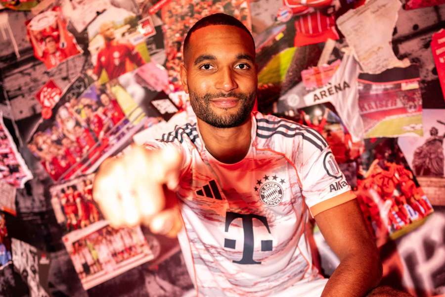 Jonathan Tah com a camisola do Bayern