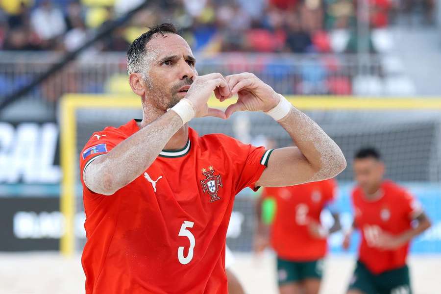 Jordan Santos esteve em destaque com um hat-trick