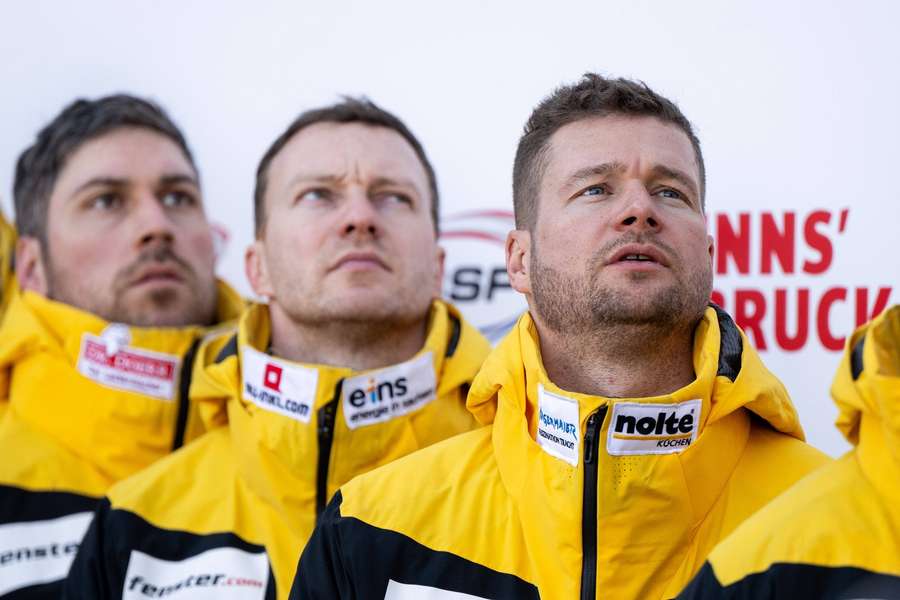 Johannes Lochner (v.) und Francesco Friedrich tragen ein langandauerndes Duell in der Bob-Elite aus.