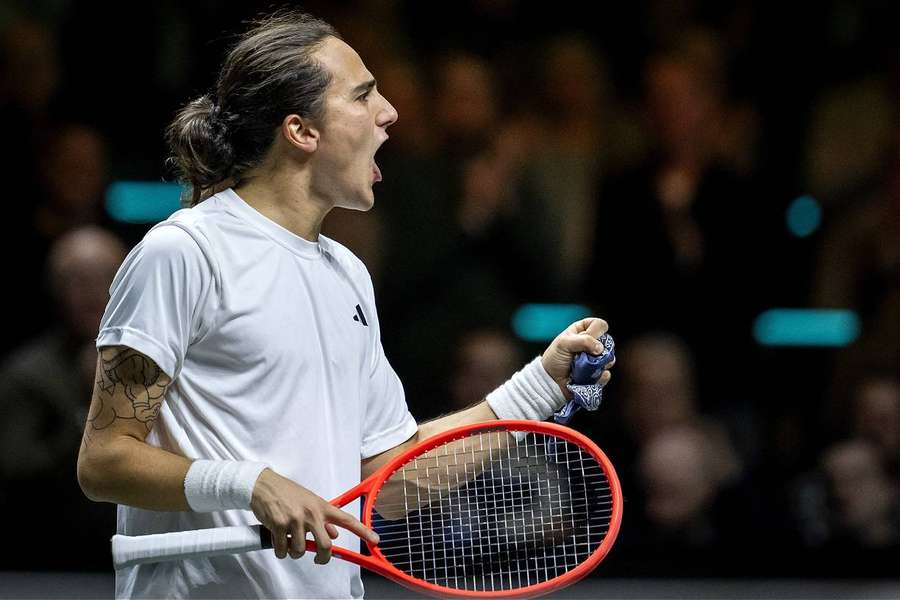 Bellucci s'est qualifié vendredi pour la première demi-finale de son histoire sur le circuit principal, au tournoi ATP 500 de Rotterdam.