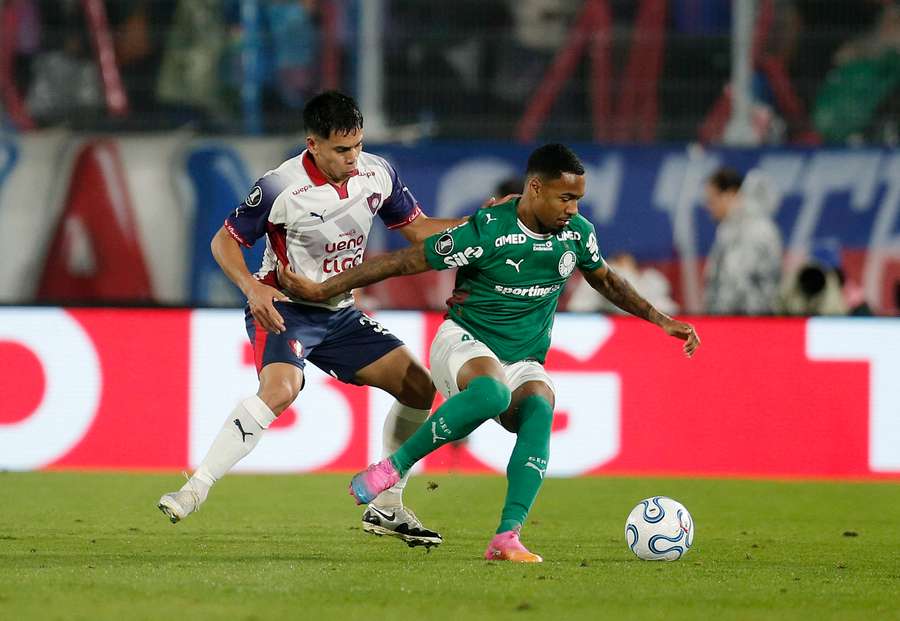 Allan foi titular na vitória do Verdão contra o Cerro, pela Libertadores Allan foi titular na vitória do Verdão contra o Cerro, pela Libertadores