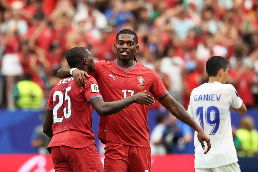 Chelsea PAS intéressé par Rafael Leao alors qu’un départ vers la Turquie ou l’Arabie saoudite se profile Chelsea PAS intéressé par Rafael Leao alors qu’un départ vers la Turquie ou l’Arabie saoudite se profile