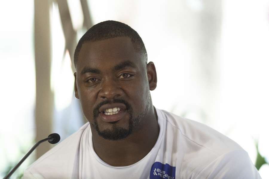 Chris Jones roubou a cena durante coletiva em São Paulo Chris Jones roubou a cena durante coletiva em São Paulo