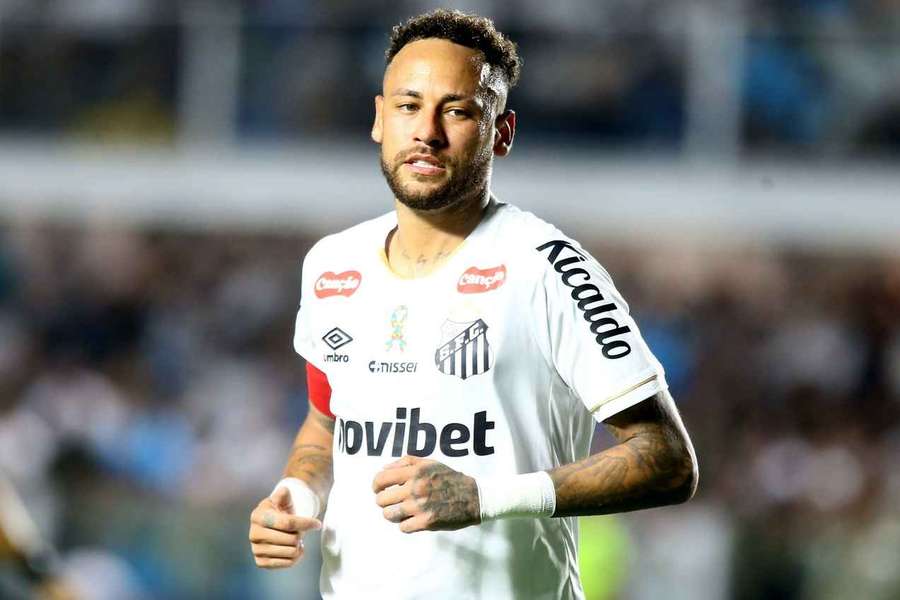Neymar fez uma boa partida na vitória do Santos