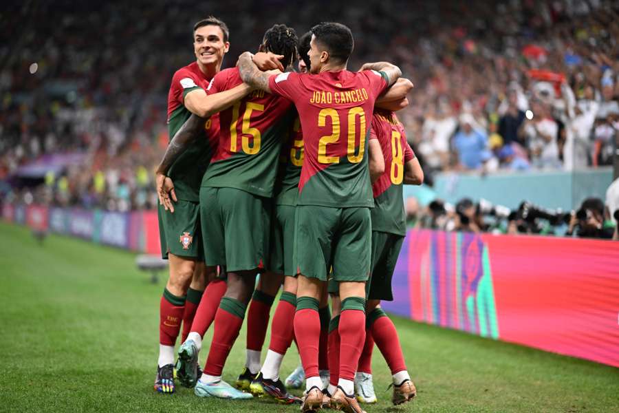 Portugal confirmou a presença com vitória por 2-0 sobre o Uruguai