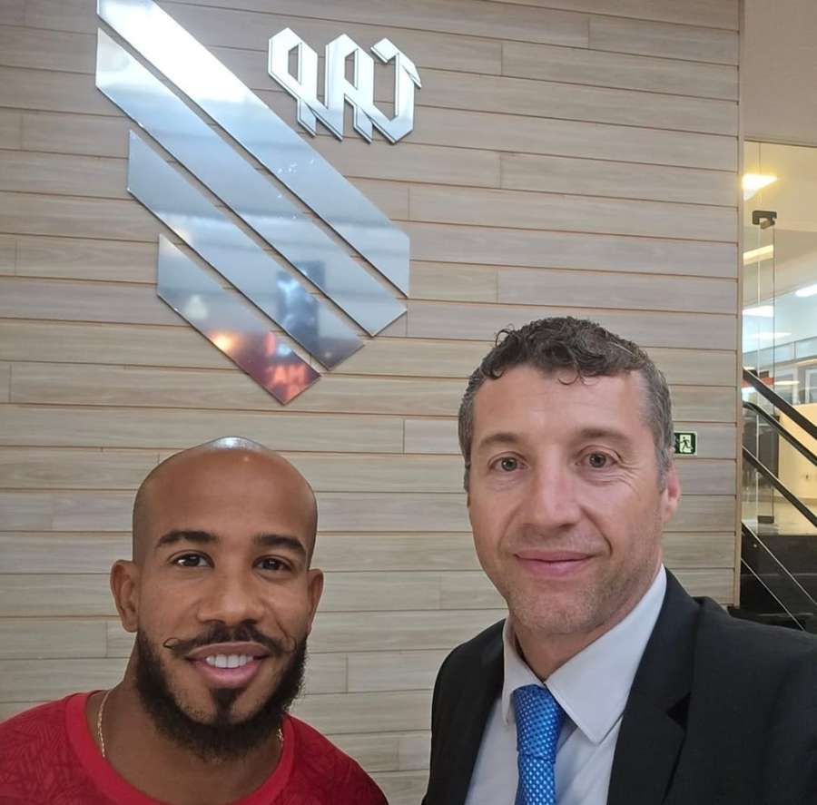 Meia Patrick, hoje no Athletico-PR, é um dos clientes da Think Ball