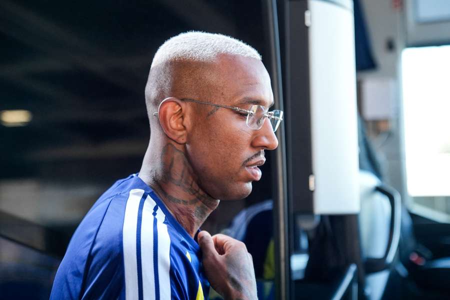 Oficial: Fenerbahçe anuncia saída de Talisca Oficial: Fenerbahçe anuncia saída de Talisca