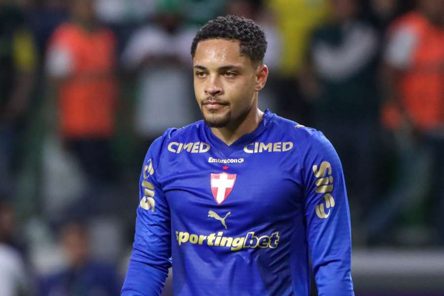 O atacante voltou recentemente de lesão no tornozelo O atacante voltou recentemente de lesão no tornozelo