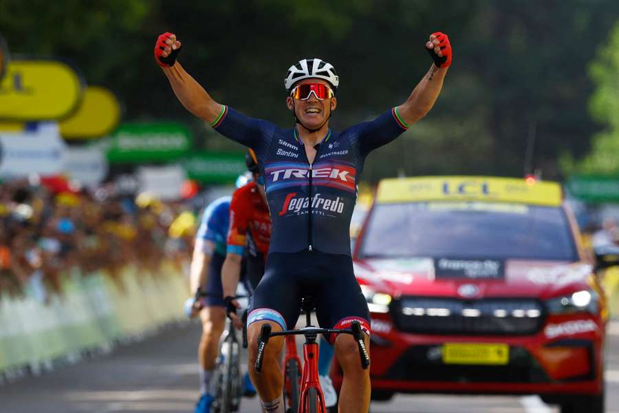 Mads Pedersen sprints to victory on  stage 19 for third Vuelta a Espana win