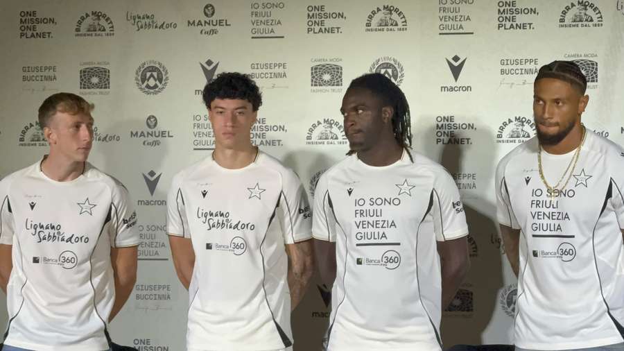 I giocatori con la terza maglia I giocatori con la terza maglia