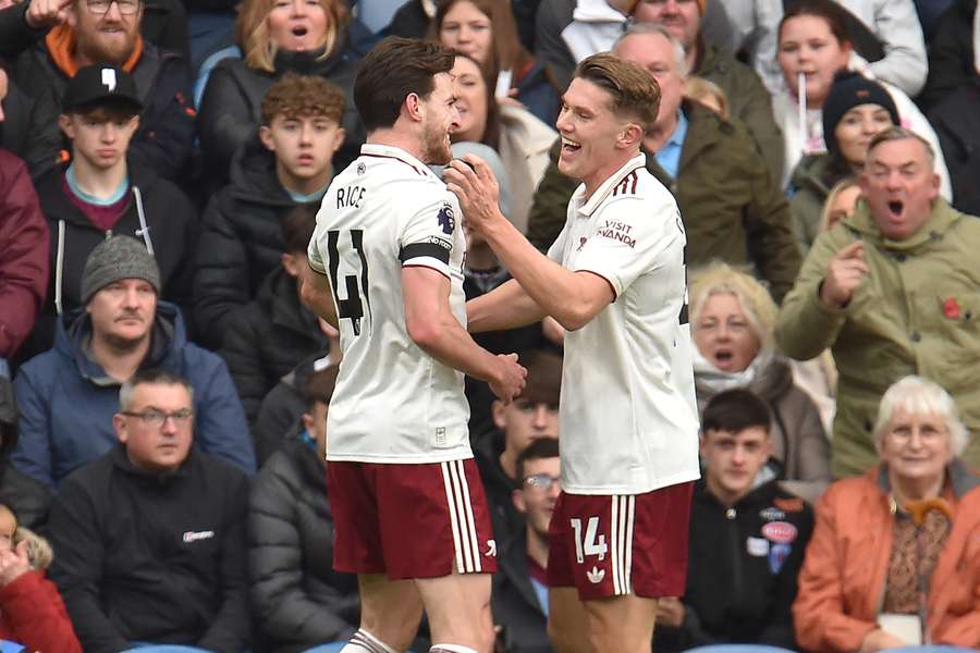 Gyökeres e Rice fizeram os gols da vitória do Arsenal no Turf Moor