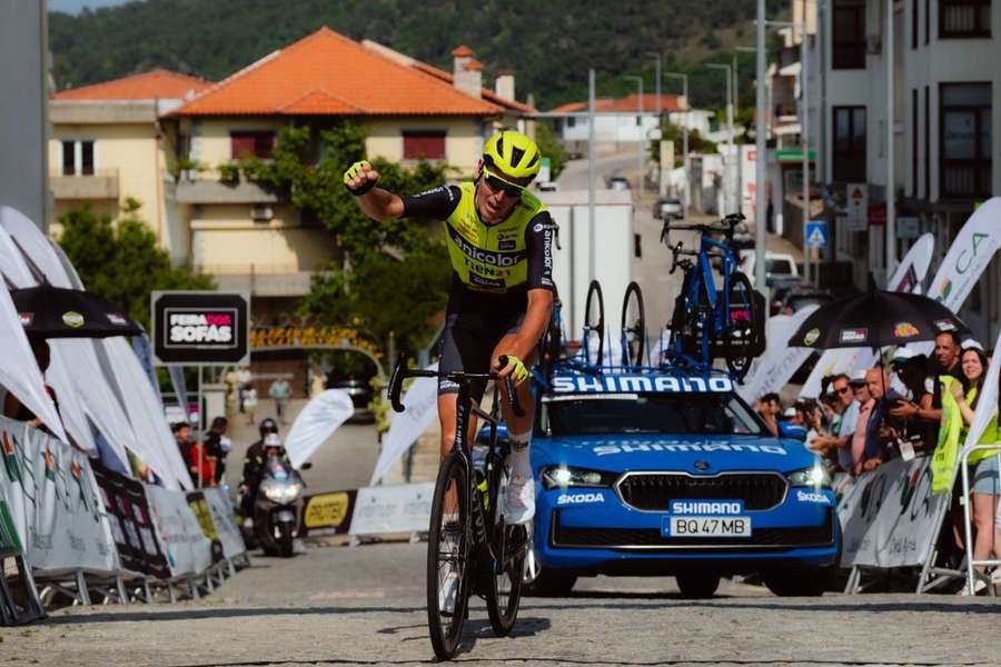 Artem Nych triunfou isolado no final da primeira etapa