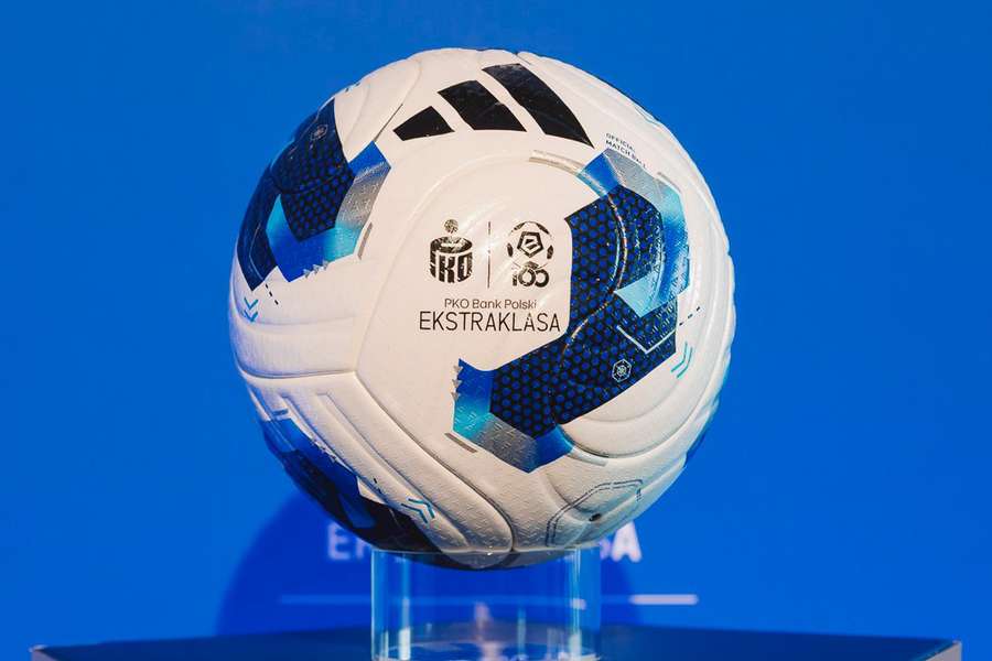 Estraklasa świętuje 100 lat rozgrywek – jubileuszowa piłka, logo i trofeum Estraklasa świętuje 100 lat rozgrywek – jubileuszowa piłka, logo i trofeum