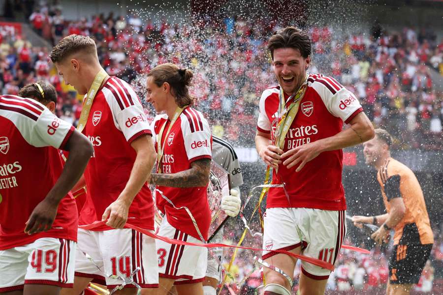 Arsenal si zvyká na získavanie trofejí. Arsenal si zvyká na získavanie trofejí.