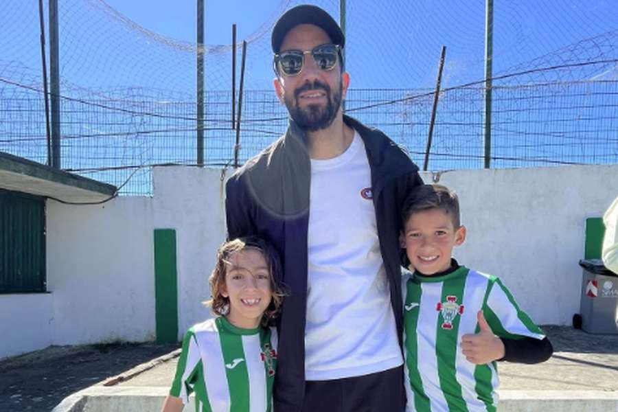 Ruben Amorim tirou fotografias com os mais pequenos Ruben Amorim tirou fotografias com os mais pequenos