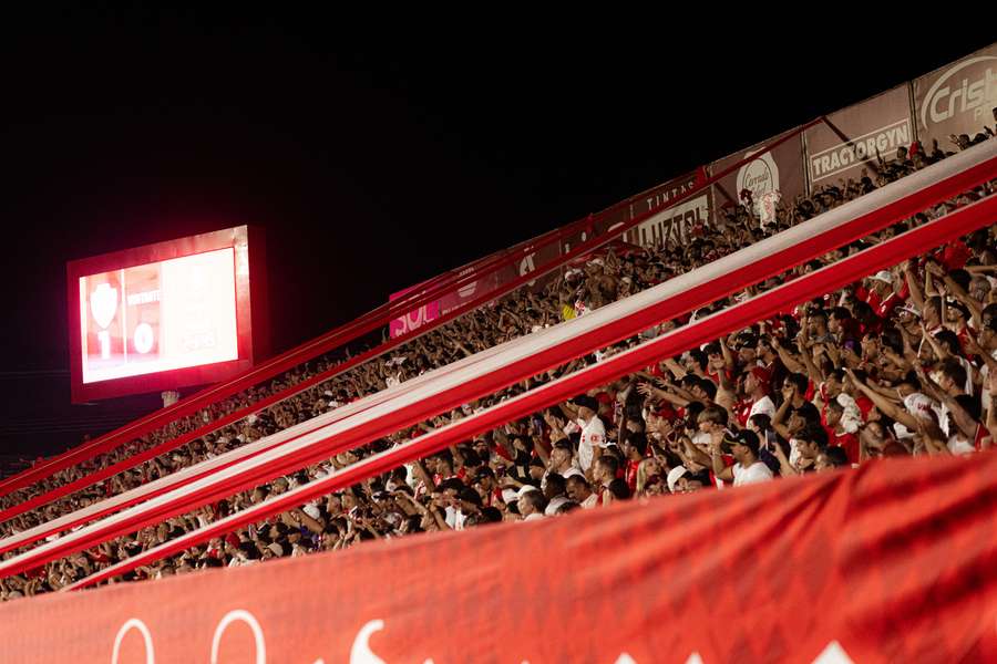 Torcida do Vila vai, mais uma vez, lotar o estádio Onésio Brasileiro Alvarenga, em Goiânia Torcida do Vila vai, mais uma vez, lotar o estádio Onésio Brasileiro Alvarenga, em Goiânia