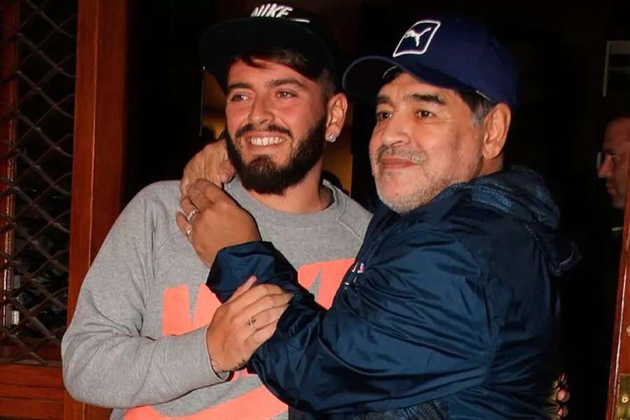 Diego Jr. com o pai, Diego Armando Maradona