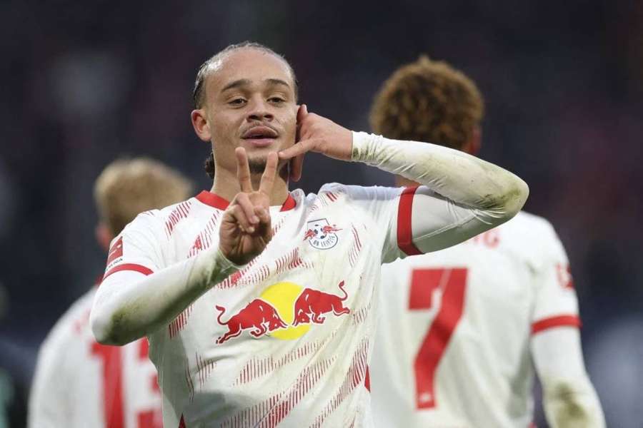 Xavi Simons bude nadále oblékat dres Lipska.