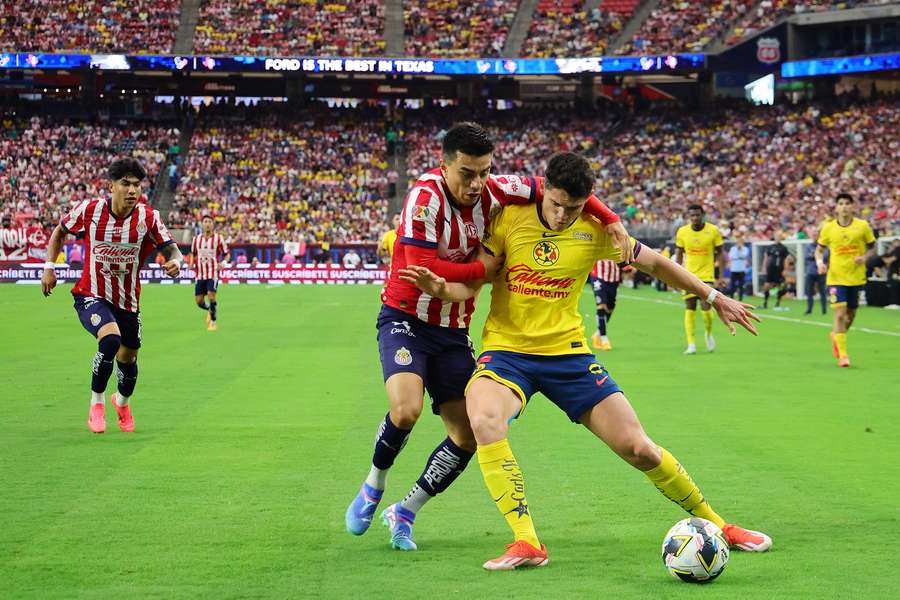 Chivas y América disputan un Clásico