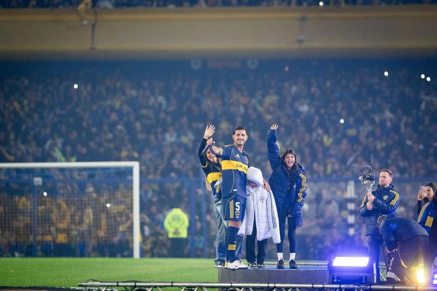 Paredes stunned as 50,000 fans welcome him back to Boca Juniors Paredes stunned as 50,000 fans welcome him back to Boca Juniors