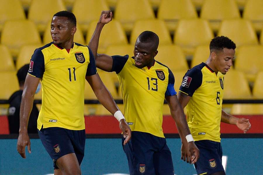 Byron Castillo, à direita na fotografia, poderá disputar o Mundial-2022 pelo Equador