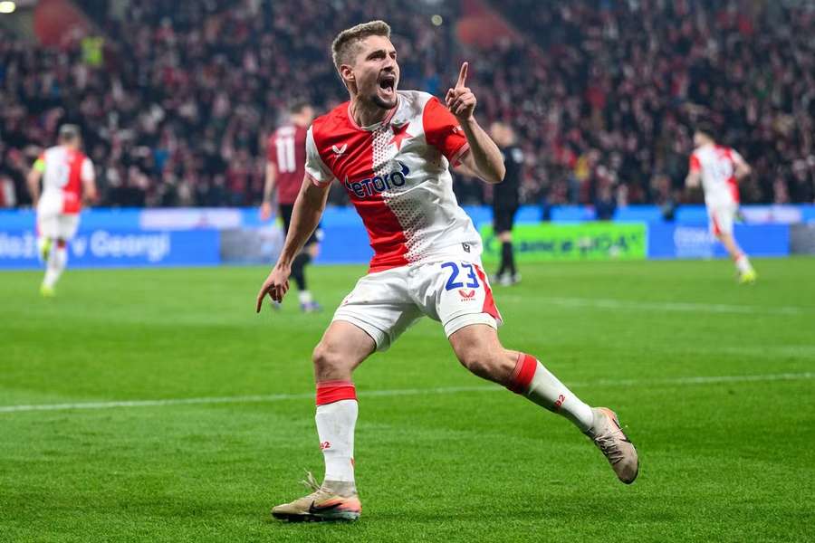 Michal Sadílek se vypracoval mezi opory Slavie. Michal Sadílek se vypracoval mezi opory Slavie.