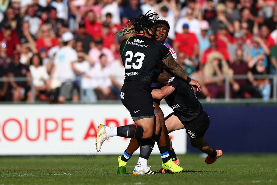 Nonu's dangerous tackle on Stormers' Wandisile Simelane.