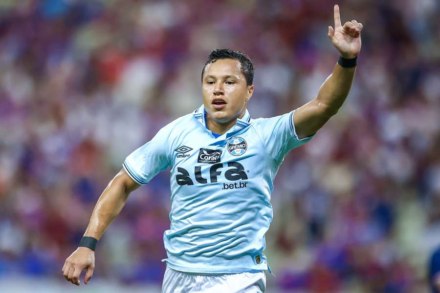 Marlon não se segurou ao criticar a arbitragem Marlon não se segurou ao criticar a arbitragem